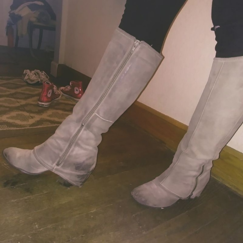 Fergie boots